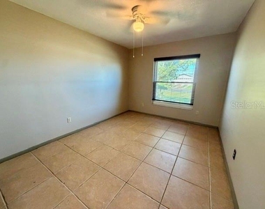 958 Florida Parkway - Photo Thumbnail 10