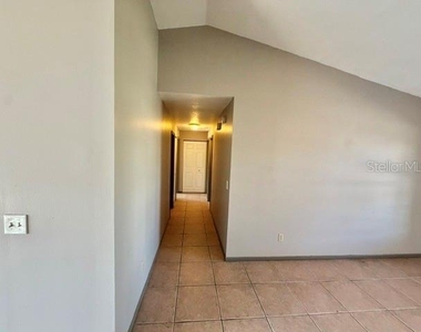 958 Florida Parkway - Photo Thumbnail 9