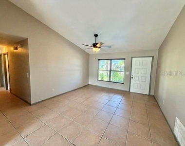 958 Florida Parkway - Photo Thumbnail 3
