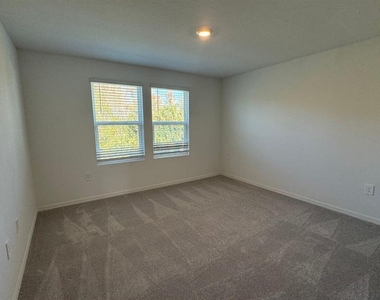 3579 Mayfair Street - Photo Thumbnail 9