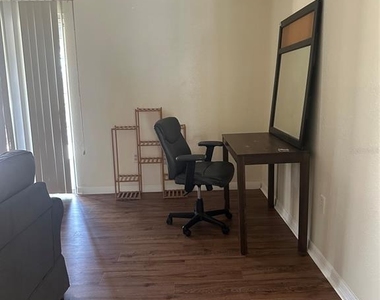 4007 Versailles Drive - Photo Thumbnail 6