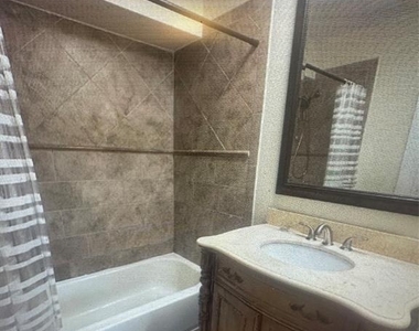 4007 Versailles Drive - Photo Thumbnail 8