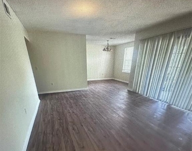 4007 Versailles Drive - Photo Thumbnail 17