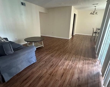 4007 Versailles Drive - Photo Thumbnail 5