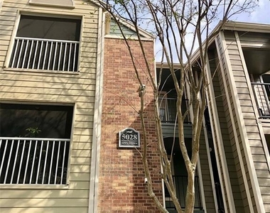 5028 Park Central Drive - Photo Thumbnail 1