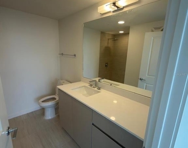 5563 Millenia Park Boulevard - Photo Thumbnail 8