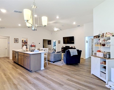 609 Ambleside Drive - Photo Thumbnail 13