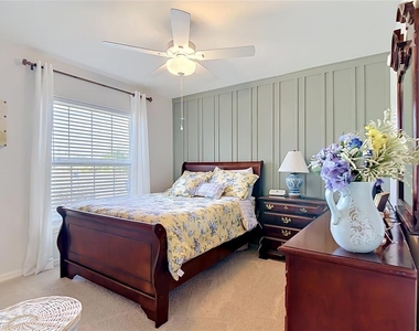 609 Ambleside Drive - Photo Thumbnail 23