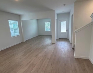 5117 Marlberry Court - Photo Thumbnail 4