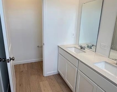 5117 Marlberry Court - Photo Thumbnail 17