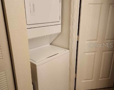 4002 Venetian Bay Drive - Photo Thumbnail 16
