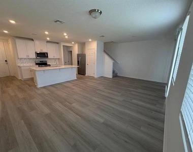 4204 Ranch House Road - Photo Thumbnail 3