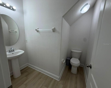 1221 Priory Circle - Photo Thumbnail 17
