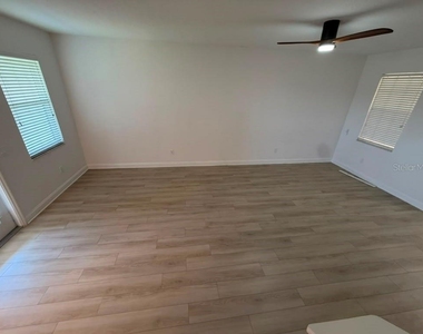 1221 Priory Circle - Photo Thumbnail 21