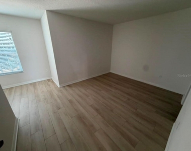 1221 Priory Circle - Photo Thumbnail 23