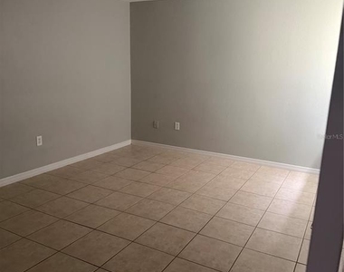 916 Lake Destiny Road - Photo Thumbnail 7