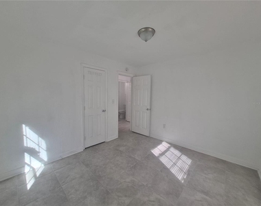 2106 Ne 11th Avenue - Photo Thumbnail 7
