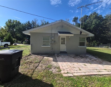 2106 Ne 11th Avenue - Photo Thumbnail 1