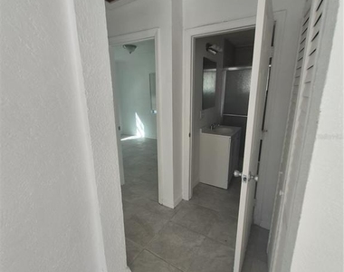2106 Ne 11th Avenue - Photo Thumbnail 5