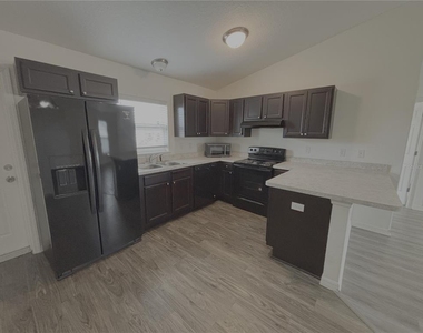 103 Marion Oaks Drive - Photo Thumbnail 7