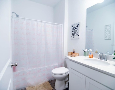 4732 Nw 11th Street - Photo Thumbnail 12