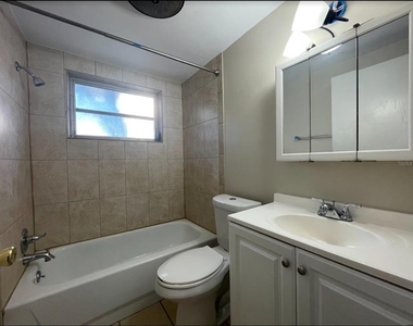 8 Rose Avenue - Photo Thumbnail 14