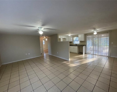 8 Rose Avenue - Photo Thumbnail 2