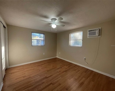 8 Rose Avenue - Photo Thumbnail 3
