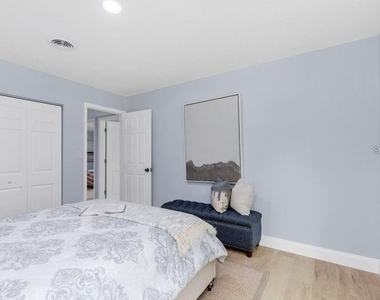 101 S Lakemont Avenue - Photo Thumbnail 11