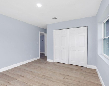 101 S Lakemont Avenue - Photo Thumbnail 15