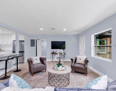 101 S Lakemont Avenue - Photo Thumbnail 4
