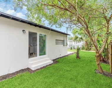 101 S Lakemont Avenue - Photo Thumbnail 16