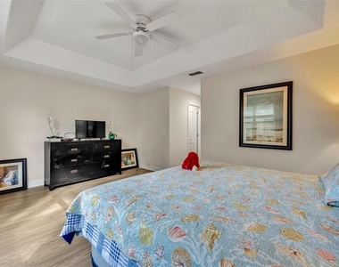 8177 Roseville Boulevard - Photo Thumbnail 16