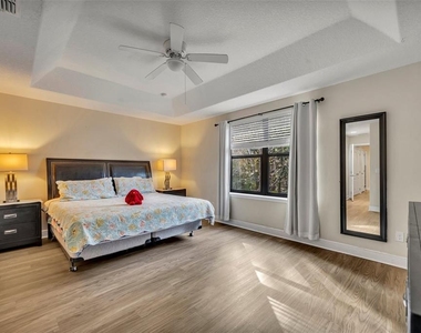 8177 Roseville Boulevard - Photo Thumbnail 15