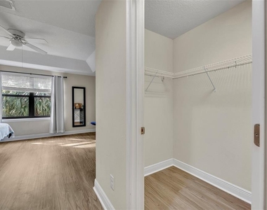 8177 Roseville Boulevard - Photo Thumbnail 22