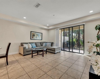 8177 Roseville Boulevard - Photo Thumbnail 11