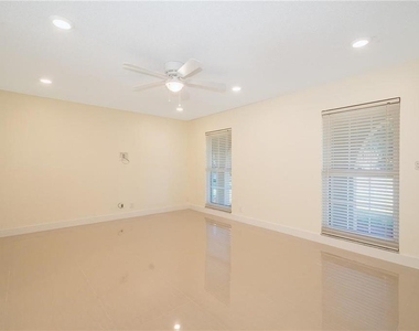 6195 Valerian Boulevard - Photo Thumbnail 9