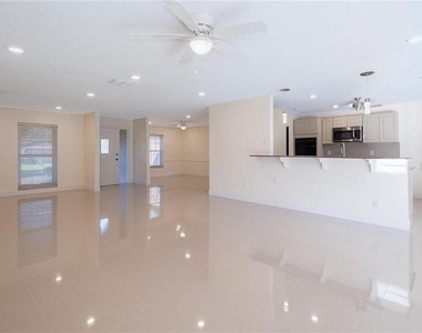 6195 Valerian Boulevard - Photo Thumbnail 6