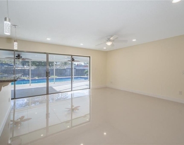 6195 Valerian Boulevard - Photo Thumbnail 11