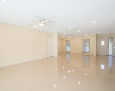 6195 Valerian Boulevard - Photo Thumbnail 7