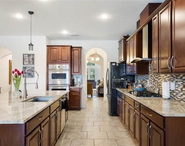 6020 Marleon Drive - Photo Thumbnail 18