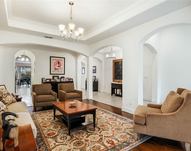 6020 Marleon Drive - Photo Thumbnail 10