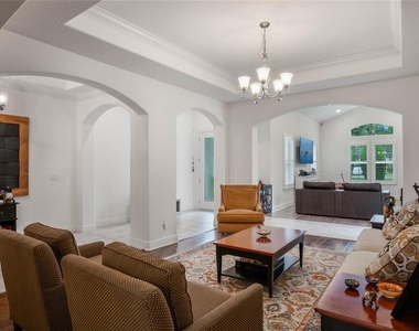 6020 Marleon Drive - Photo Thumbnail 9
