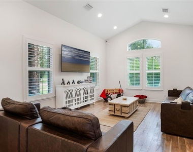 6020 Marleon Drive - Photo Thumbnail 5