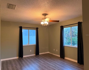 104 Brewster Lane - Photo Thumbnail 7