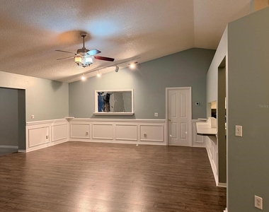 104 Brewster Lane - Photo Thumbnail 8