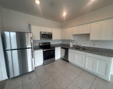 3238 Vesara Drive - Photo Thumbnail 7