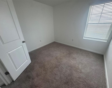 3238 Vesara Drive - Photo Thumbnail 11