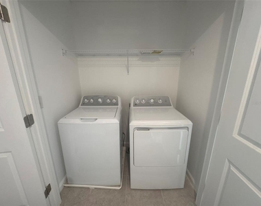 3238 Vesara Drive - Photo Thumbnail 8