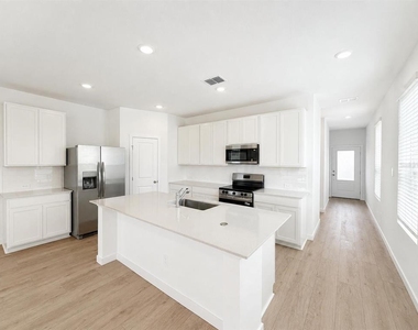 3027 Granite Ridge Avenue - Photo Thumbnail 5
